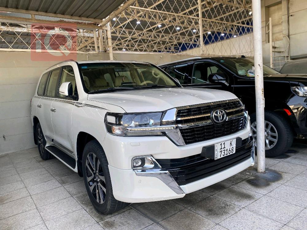 تۆیۆتا لاند کروزەر